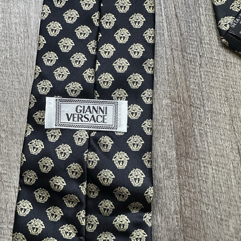 Gianni Versace Coal Black Gold Face VINTAGE Silk Tie Made in Italy EXC+++ - Picture 4 of 12